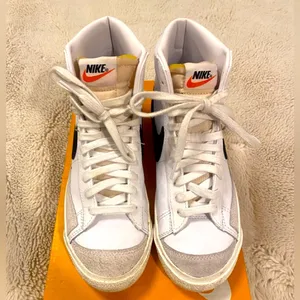 Women'S Nike Blazer Mid '77 Casual Shoes thumbnail 3