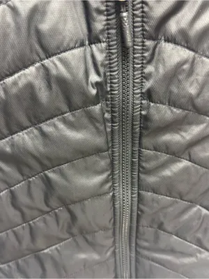 The North Face Women's Black Quilted Faux-Fur Lined Vest size Small thumbnail 2