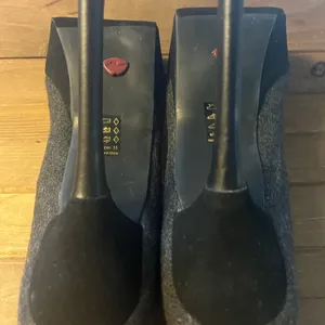 Brash Gray/ black and Red Classic Heels size 11 Excellent condition 4 inch heel thumbnail 9