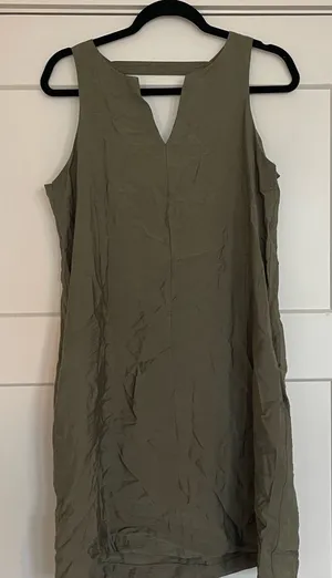 Banana Republic Green Dress thumbnail 1