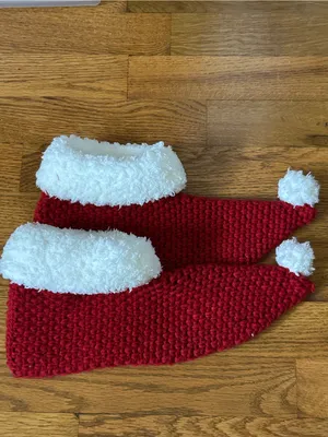 Red Knit Holiday Slippers thumbnail 5