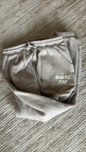 White fox joggers Moon thumbnail 5