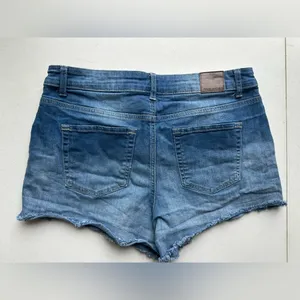 Maurices women’s size 14 stars and stripe high-rise cut off denim shorts thumbnail 7