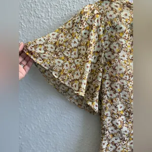 Astr Floral Midi Dress in Yellow Size S thumbnail 9