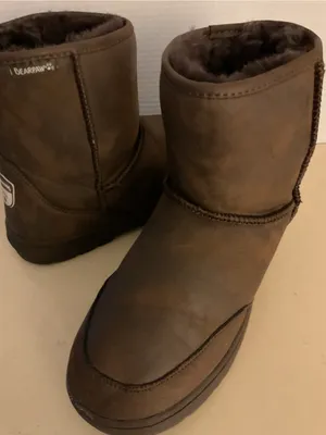 BearPaw Women brown leather short classic boots US 11 thumbnail 2