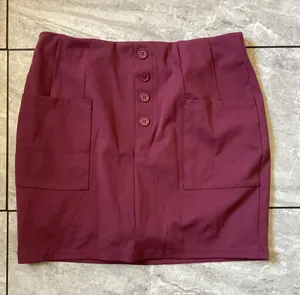 Halara NWOT Burgundy Button Front Athletic Skort with Pockets Womens L Wine Red thumbnail 1