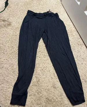 Old Navy sweatpants thumbnail 1