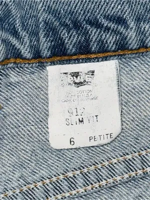 Vintage 90s Levi’s 912 White Tab Denim Shorts 6 P / 25 Light Wash USA Made Jorts thumbnail 5
