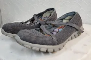 Skechers Womens Mary Jane Shoes 8 Gray Comfort Non-Slip Sneakers Memory Foam thumbnail 1