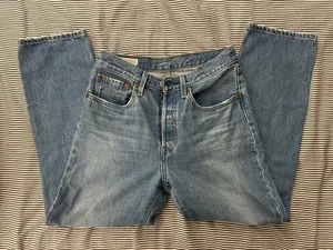 Levi’s High-Waisted Straight Leg Jeans thumbnail 3