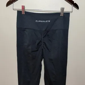 Alphalete Seamless Leggings thumbnail 4