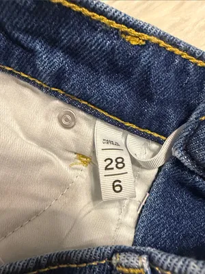 LOFT Classic Mid -Rise Denim Shorts in Blue size 28/6 brand new inseam 6 thumbnail 3