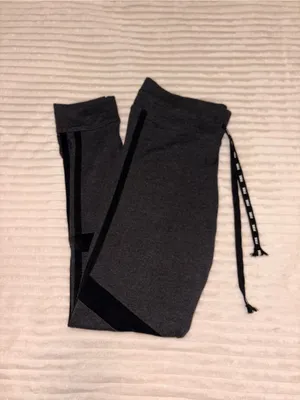 PINK Victoria's Secret Charcoal Gray Logo Yoga Jogger Leggings Size M thumbnail 3