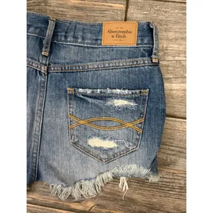 Abercrombie Fitch Distressed‎ Beaded Denim Shorts Blue 00/24 Frayed Hem Mini Y2K thumbnail 9