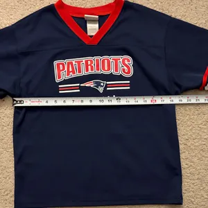 Vintage NFL New England Patriots Football Short Sleeve Tee Women’s Size Large thumbnail 5