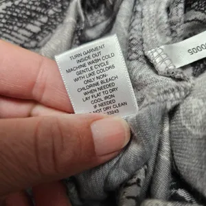 NY&CO Gray Floral Ruffle Tank Top Large Feminine Elegant Romantic Polished Work thumbnail 9