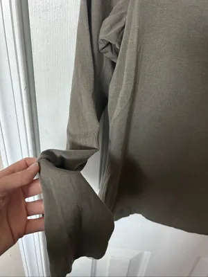 No Bull long sleeve shirt women’s size M gray work out shirt. thumbnail 4