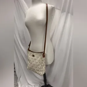 Michael Kors Cream & Brown Jet Set Crossbody Messenger Bag thumbnail 8
