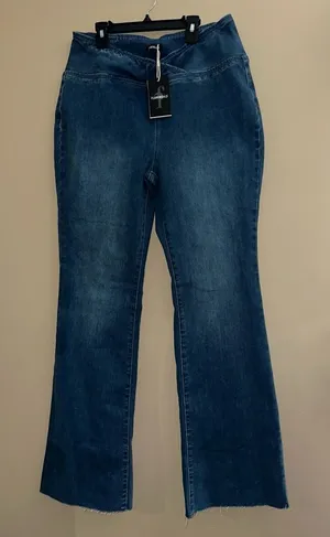 Flamingals High-rise pull-on jeans in a medium blue wash with a raw hem thumbnail 1