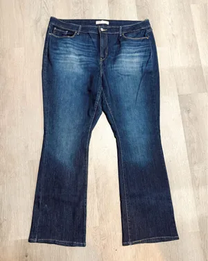 Signature Levi Strauss mid rise bootcut jeans thumbnail 1