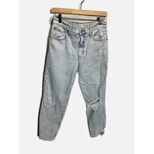 Abercrombie & Fitch Mom Jeans Womens 28/6R Light Wash Distressed High Rise Denim thumbnail 2