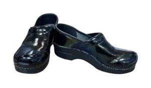 Dansko Womans Black walking nursing all day wear clogs Sz 8 SKU 9629 thumbnail 1