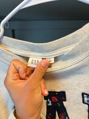 Gap Crewneck thumbnail 3
