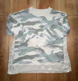 Aerie‎ Womens Oversized Camo Sweatshirt Green Grey Camouflage Side Slit Large thumbnail 1