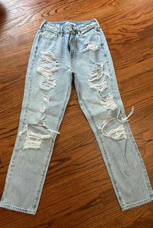 Mom Jeans thumbnail 1