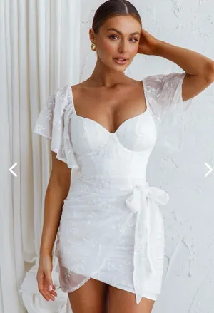 Selfie Leslie | Nwt Xl Aphrodite Molded Bust Angel Sleeve Wrap Dress Embroidered thumbnail 2