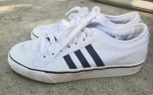 Adidas White Sneakers Size 8.5 Womens 7 Canvas Shoes Very Lighweight. Worn Twice thumbnail 1