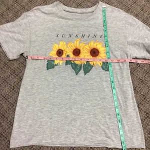Awake Sunshine Sunflowers Raw Rolled Edge Gray Tee * Medium thumbnail 3
