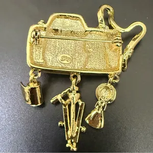 Vintage DANECRAFT Light Gold-tone Camera Charm Brooch 22.8g. thumbnail 7