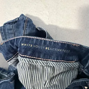 White House Black Market The Skinny Distressed Medium Wash Denim Jeans Sz 4 thumbnail 3