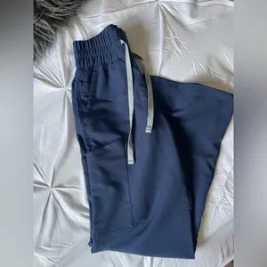 Resurg wide leg high waisted scrub pant thumbnail 2