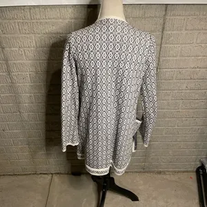 Ann Taylor‎ Factory Womens Black White Printed Long Sleeve Cardigan XS thumbnail 3