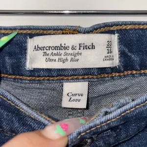 Abercrombie & Fitch The Ankle Straight Ultra High Rise Jeans Blue Size 16 thumbnail 3