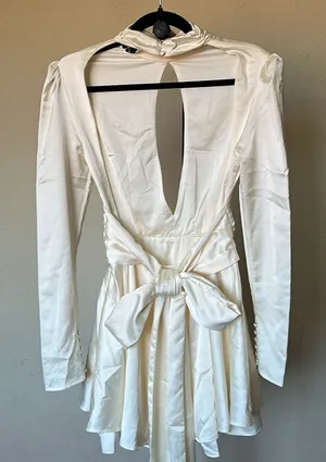 HOUSE OF CB Aryana Ivory‎ Bow Mini Dress NWOT size S thumbnail 1
