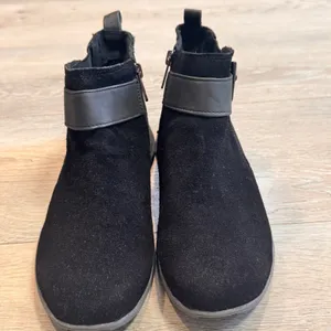 Easy Spirit Womens‎ Hadely Black Faux Suede Ankle Boots Comfort Casual Size 7 M thumbnail 3