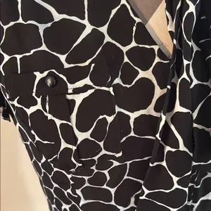 White House Black Market Black and White Tie Front Cap Sleeve Blouse thumbnail 2