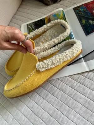 Rothy’s Scuff Sherpa lined wool mule Slippers in Popcorn yellow 8 washable thumbnail 9