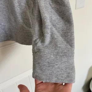 EUC‎ | Tommy Hilfiger sport women’s cowl neck sweatshirt — medium thumbnail 3