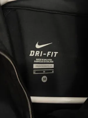 Nike Women’s Quarter-Zip Dri-Fit thumbnail 2