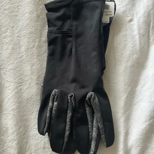 NWT Lululemon gloves thumbnail 4