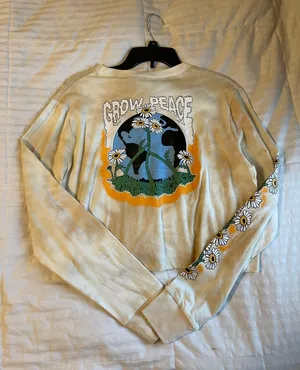 cropped long sleeve thumbnail 3