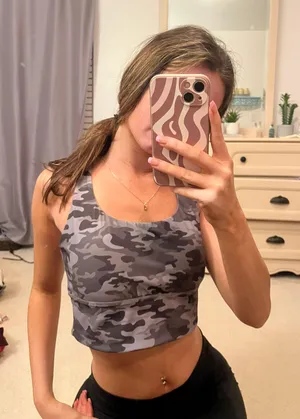 Amazon camo workout top thumbnail 1