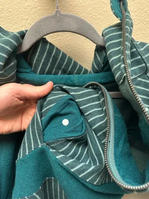 Lululemon Scuba Hoodie Full-Zip Jacket thumbnail 4