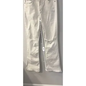 Hidden Jeans Women's‎ Size 26 White Denim Flare Leg w/Side Slits thumbnail 5
