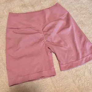 Pink workout shorts thumbnail 1