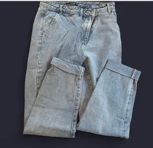 Pretty Little Thing jeans size 36 thumbnail 3